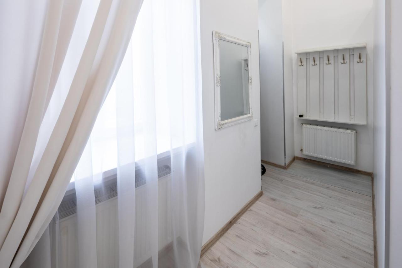 Bv Black And White Apartment