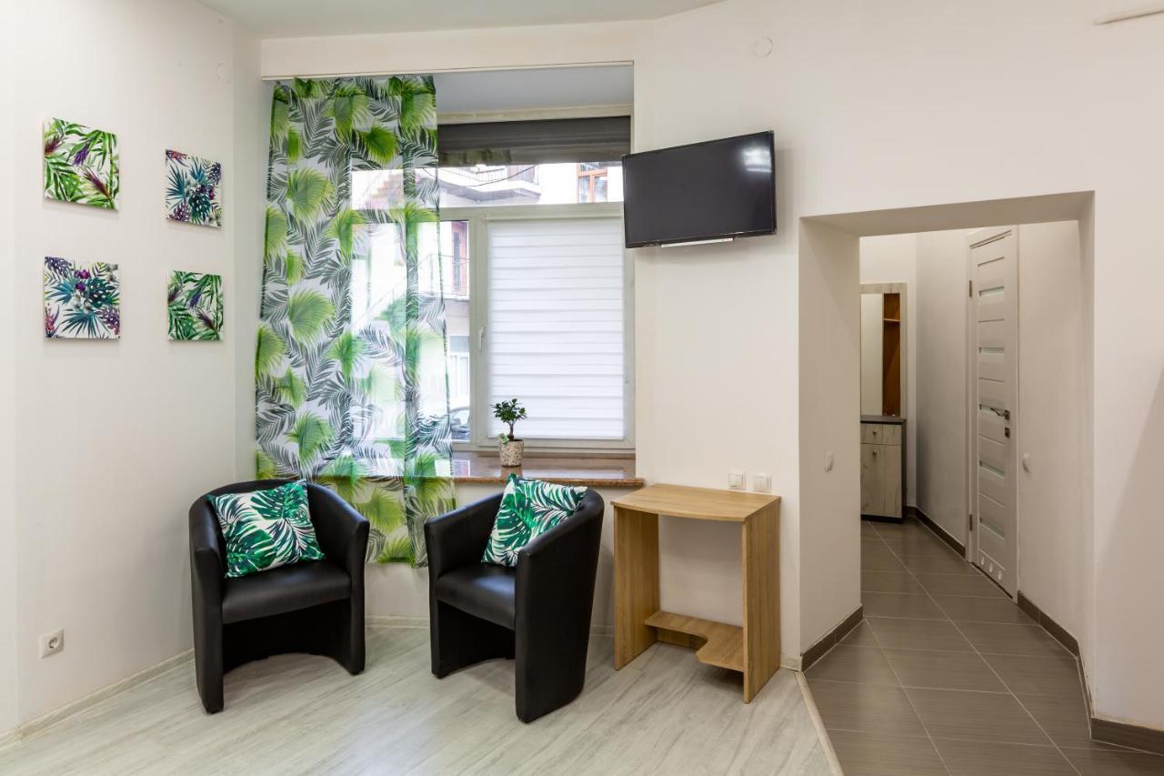 Bv Black And White Apartment